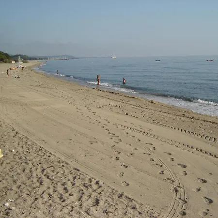 Graziosa In Con Piscina A 100 M Dalla سيرفيون