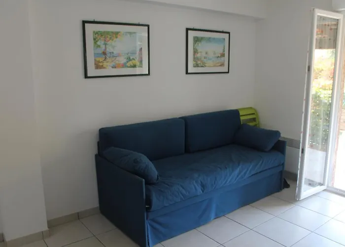 Graziosa In Con Piscina A 100 M Dalla Червионе