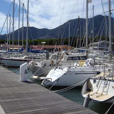 Graziosa In Con Piscina A 100 M Dalla Cervione
