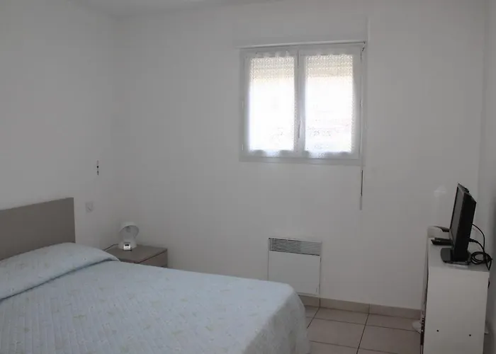 Graziosa In Con Piscina A 100 M Dalla Apartament