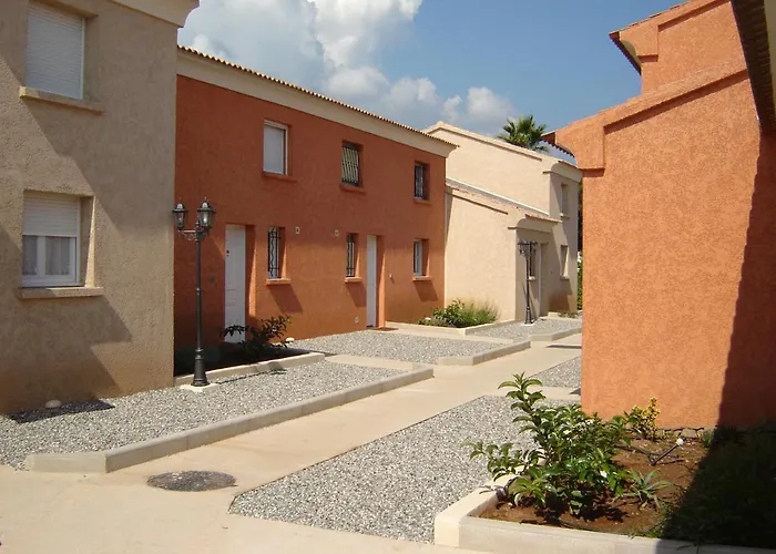 Graziosa In Con Piscina A 100 M Dalla Apartament