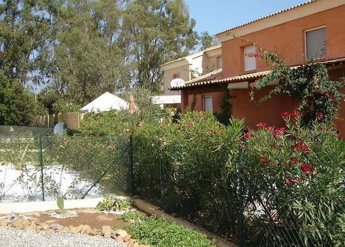 Graziosa In Con Piscina A 100 M Dalla *